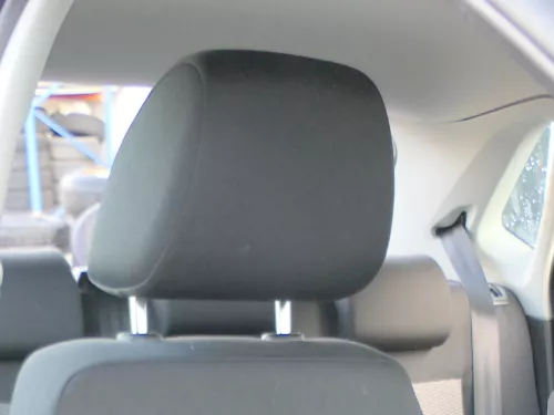 VW Polo 6R Kopfstütze vorne vorn schwarz rechts oder links 6R0881901K 83V (172379)