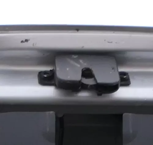 VW Passat 3BG Kombi Heckschloß Schloß unten an Heckklappe 3B9827505E Fanghaken