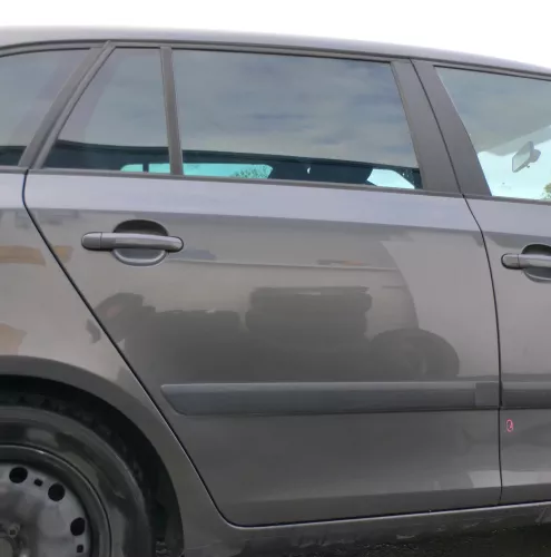 Skoda Fabia 5J Kombi Tür hinten rechts grau titangrau 9795 - ohne Anbauteile (172608)