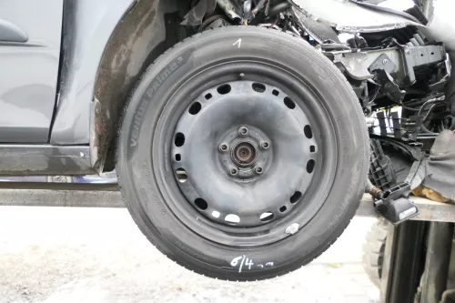 VW Polo 9N 6R Felgen Reifen 195/55 R15 85H Sommerreifen ca. 4-6mm  (172664)