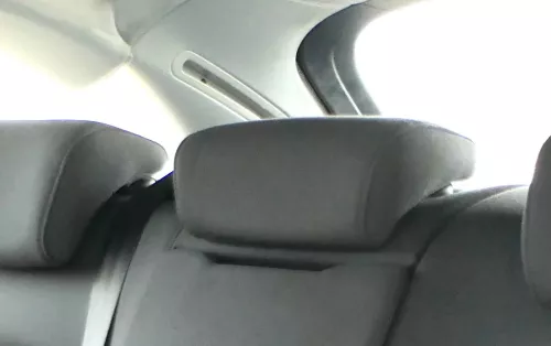 Audi A4 B8 8K Kopfstütze hinten in der Mitte schwarz soul Atrium schwarz (172756)