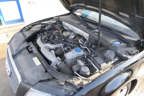 A4 8K B8 A5 8T Motor 2,7 TDI CGKA CGKB OHNE ANBAUTEILE- 189.000km  Automatik (172871)