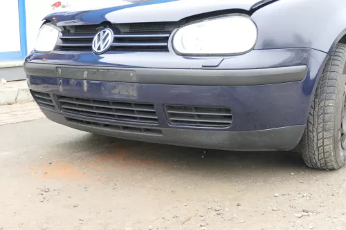 VW Golf 4 Stoßstange vorne Stoßfänger vorn vorne blau LA5G SWR + Kappen (172904)