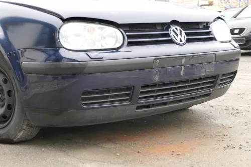 VW Golf 4 Stoßstange vorne Stoßfänger vorn vorne blau LA5G SWR + Kappen (172904)