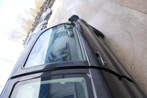 Polo 6N 6N2 Tür vorne rechts Beifahrertür 2/3-Türer schwarz LC9Z ohne Anbauteile (173150)