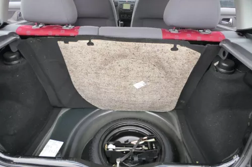 Seat Ibiza 6K Verkleidung Teppich Kofferraum Kofferraumteppich schwarz (173274)