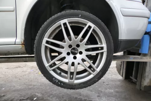 4x Golf 4 Bora Alufelgen Felgen 225/40 ZR18 Sommerreifen Reifen KBA 46571 4-7mm (173314)