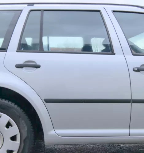 VW Golf 4 Bora Tür hinten rechts nur Kombi / Variant silber LA7W -ohne Anbauteil (173390)