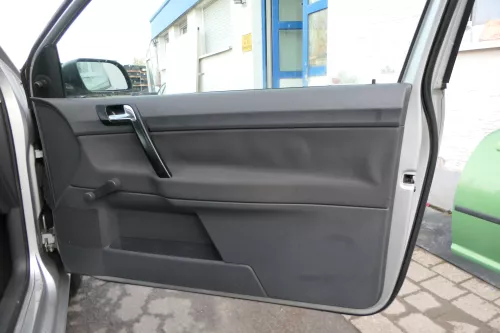 1x VW Polo 9N Türverkleidung Verkleidung Tür vorne rechts 2/3-Türer Beifahrertür (173447)