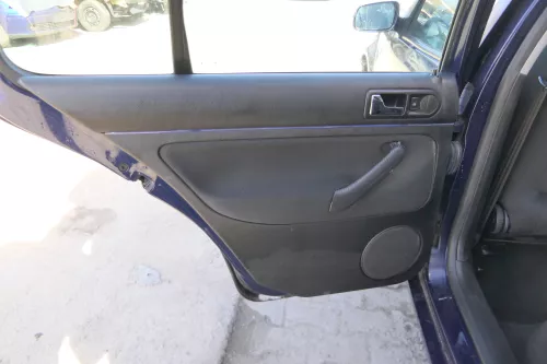 1x VW Golf 4 1J Limousine Türverkleidung Verkleidung Tür hinten links Griff (174404)