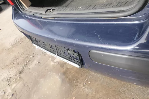 VW Golf 4 Limousine Stoßstange hinten Heckstoßstange Stoßfänger blau LA5G (174536)