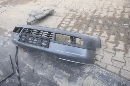 Audi A6 4B Frontstoßstange Stoßstange vorn vorne Stoßfänger grau LY7L