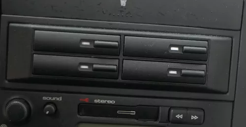 VW Golf 4 1J Kombi Bora Fach Kassette Halter Halterung Aufnahme (175019)