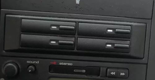 VW Golf 4 1J Kombi Bora Fach Kassette Halter Halterung Aufnahme