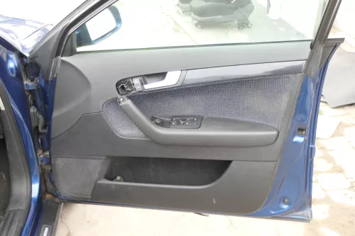 1x A3 8P Türverkleidung Verkleidung Tür vorn rechts 4/5-Türer  (175034)