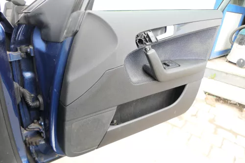 1x A3 8P Türverkleidung Verkleidung Tür vorn rechts 4/5-Türer  (175034)