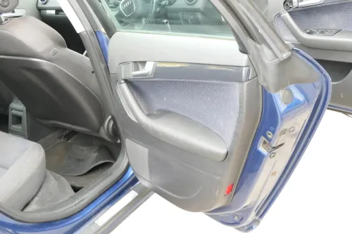 1x Audi A3 8P Türverkleidung Verkleidung Tür hinten rechts 4/5-Türer schwarz (175036)