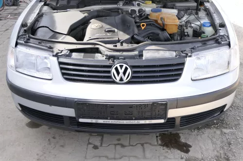 VW Passat 3B Stoßstange vorne Frontstoßstange Stoßfänger silber LB7Z grau