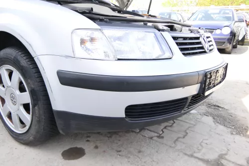 VW Passat 3B Stoßstange vorne Frontstoßstange Stoßfänger silber LB7Z grau  (175094)