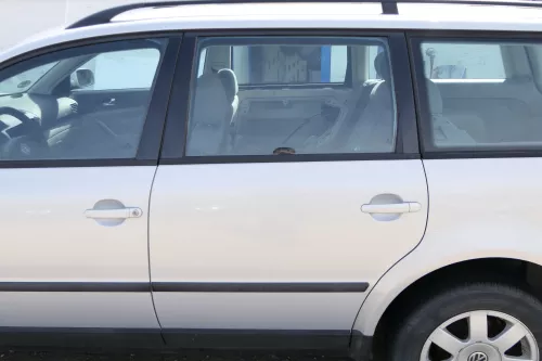 Passat 3B 3BG 3B6 Kombi Variant Tür hinten links silber grau LB7Z  (175099)