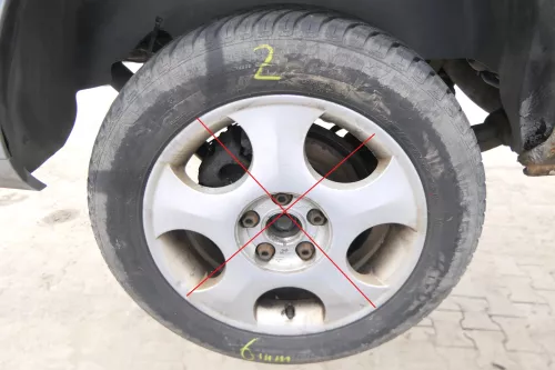 2x VW Sharan NUR Reifen 215/55 R16 97V Winterreifen ca. 6mm