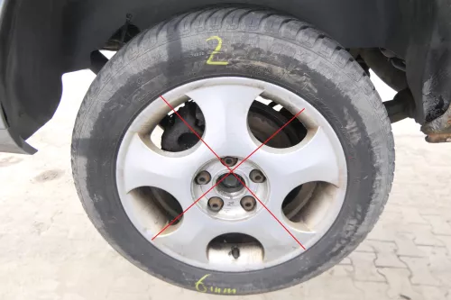 2x VW Sharan NUR Reifen 215/55 R16 97V Winterreifen ca. 6mm (175225)