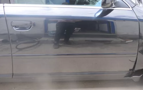Audi A6 4B C5 Tür nur Türblatt vorne rechts Beifahrertür schwarz LN4J (175631)