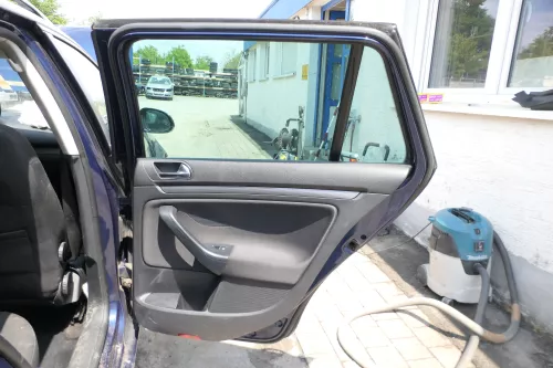 1x Golf Variant Kombi AJ5 5 1K Türverkleidung Verkleidung Tür hinten rechts schw (175679)