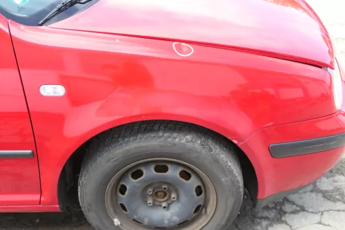 VW Golf 4 Kotflügel vorne rechts rot LY3D (175791)