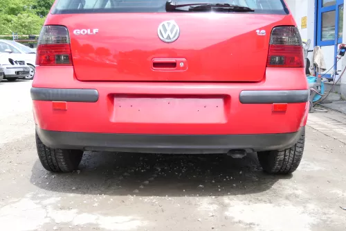 VW Golf 4 Limousine Stoßstange hinten Heckstoßstange Stoßfänger rot LY3D