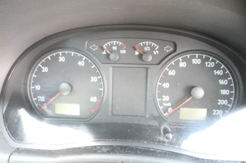VW Polo 9N Tacho Tachometer Kombiinstrument 203.000km 6Q0920800P 1,2 47kw 40kw (175912)