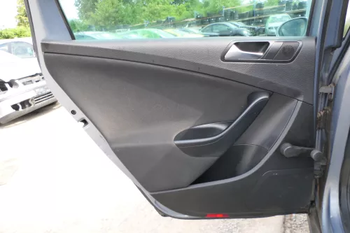 VW Passat 3C Variant Türverkleidung Verkleidung Tür hinten links schwarz (175962)