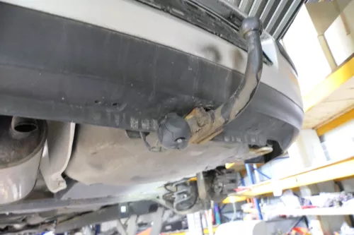 VW Golf 4 Limousine feste starre Anhängerkupplung mit Kabelbaum komplett  (175964)
