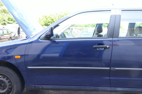 VW Polo Variant Kombi 6K oder Caddy 9Kv Tür vorne links blau LA5E ohneAnbaut (176136)