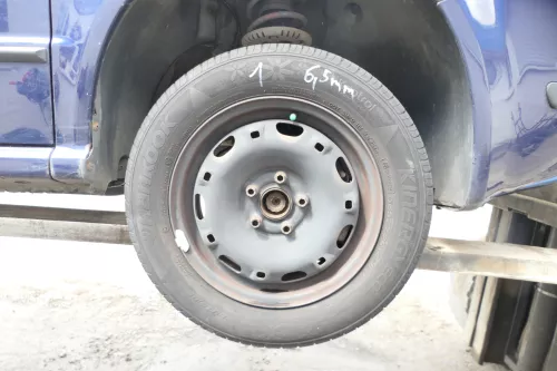 4x VW Polo 9N Felgen Reifen 165/70 R14 81T Sommerreifen 5jx14H2 ET35 ca. 6mm (176197)