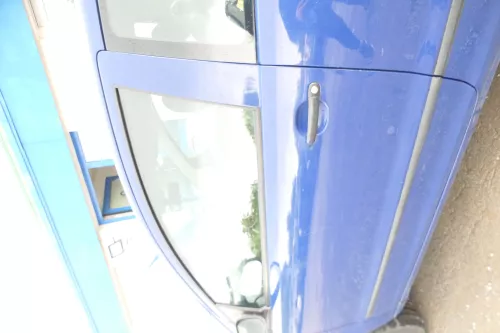 VW Fox 5Z Tür vorne links Fahrertür blau LL5M - ohne Anbauteile (176373)