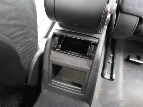 Audi A3 8P Aschenbecher Aschen Becher 8P0857961 hinten schwarz (176523)