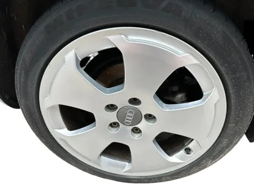 4X A4 8E A3 8P Alufelgen 225/45 ZR17 94Y Sommerreifen Reifen 4-6mm 8P0601025C