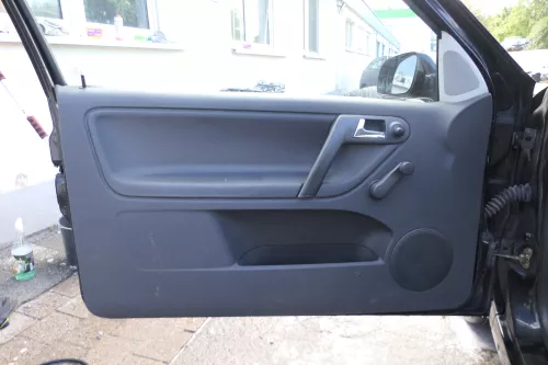 1x VW Polo 6N2 Türverkleidung Verkleidung Tür vorne links 2/3-Türer off-black  (176644)
