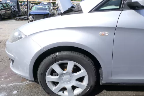 Seat Altea 5P Kotflügel vorne links grau silber LS7N (176741)