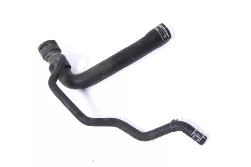 Audi A4 8E B6 Kühlmittelrohr Rohr Schlauch 2,0 ALT 8E0121049N