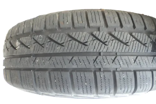 4x Golf 4 Bora Alufelgen Felgen 195/65 R15 Winterreifen Reifen 1J0601025Q 6-7mm (177103)