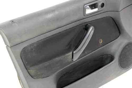 1x Golf 4 Bora Türverkleidung Verkleidung Tür vorne links 4/5-Türer Griff schwa (177110)