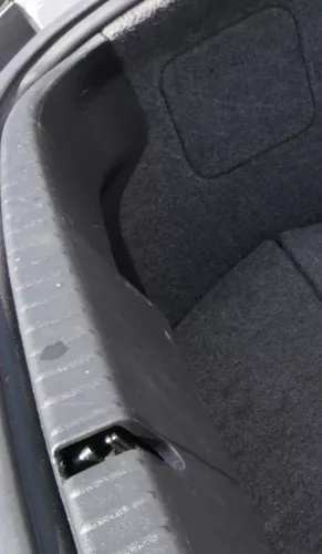 TT 8N Ladekante Abdeckung Verkleidung Schloßträger 8N0863471B (177209)