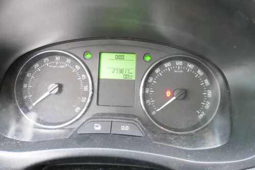 Skoda Fabia Roomster Tacho Tachometer Kombiinstrument 273.000km 5J0920811N TDI (177395)