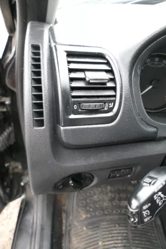 Skoda Fabia Roomster 5J Lüftungsdüse Düse Lüftung vorne links 5J0819701M 1QB (177413)