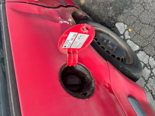 VW Passat 3B5 3B2 Kombi Tankdeckel Klappe Tankklappe Deckel Tank rot LY3D (177570)