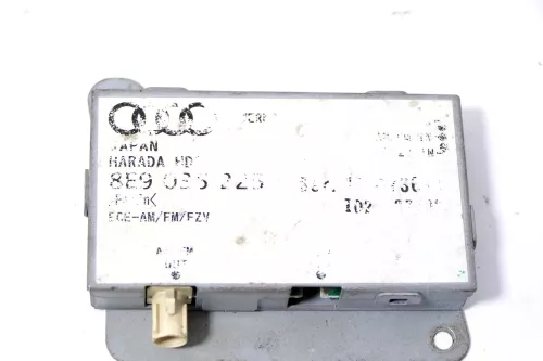 Audi A4 8E B6 Avant Antenne 8E9035225 original Verstärker Antennenverstärker (177574)