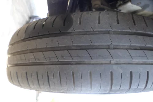 4x VW Polo 9N Felgen Reifen 165/70 R14 81T Sommerreifen 5jx14H2 ET35 ca. 5-6,5mm (177663)
