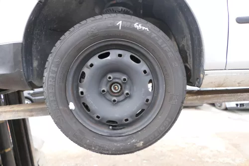 4x VW Polo 9N Felgen Reifen 165/70 R14 81T Sommerreifen 5jx14H2 ET35 ca. 5-6,5mm (177676)